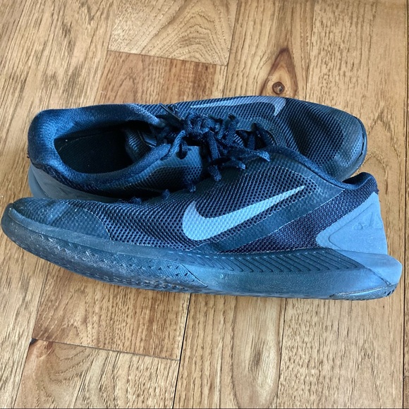 NIKE Training Shoes black grey - Picture 4 of 7